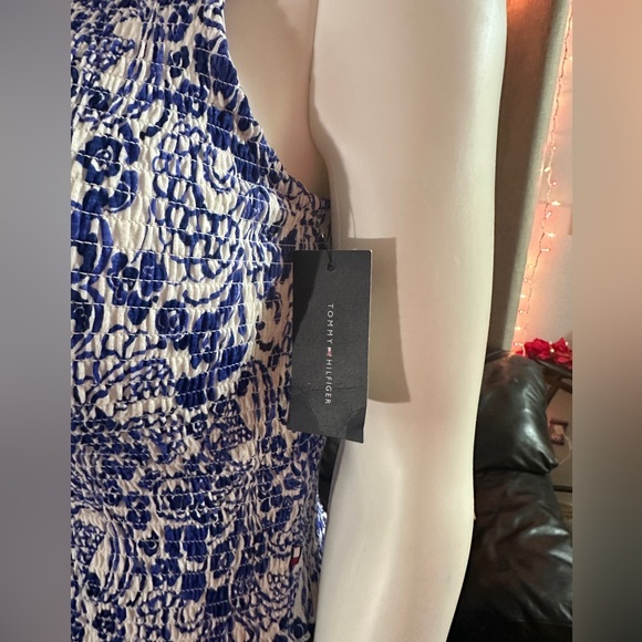 NWT Tommy Hilfiger full stretch top with cross back Medium - Picture 6 of 7